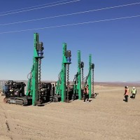 滕州寶鼎履帶式打樁機(jī)